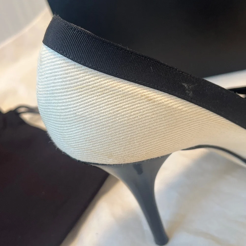 Chanel Interlocking CC High Heel Pumps - Picture 11 of 14